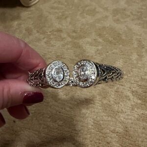 Elegant Silver Women's cuff Bracelet